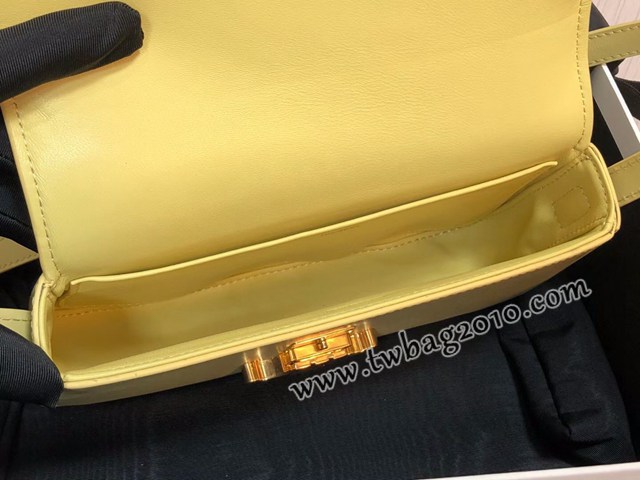 Celine專櫃2023新款Triomphe Shoulder Bag 194143 賽琳最新款凱旋門腋下包 sldj2411